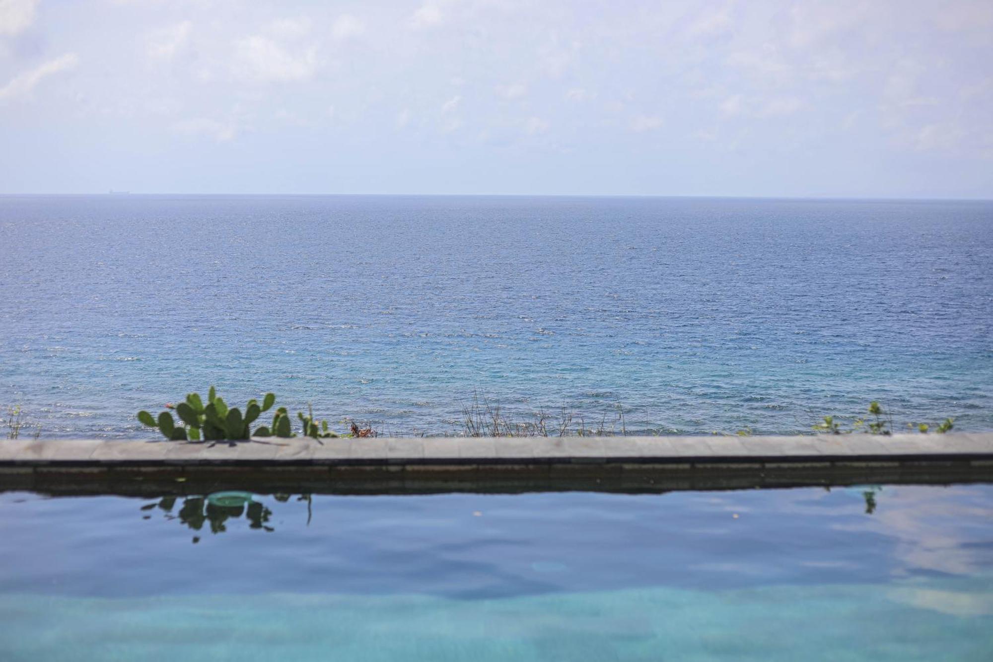 Manta Cottages With Sea View Batununggul Exteriér fotografie